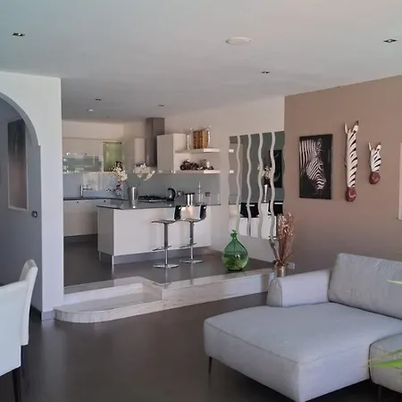 Aurelia Gozo Boutique