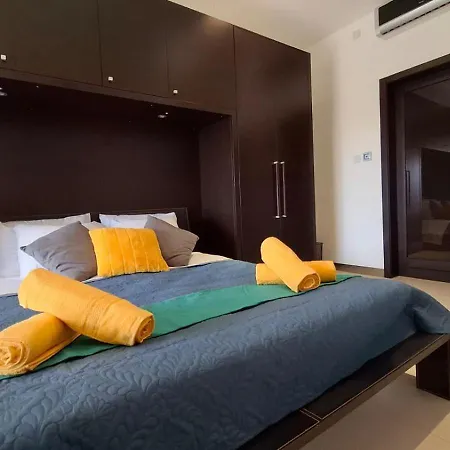 Aurelia Gozo Boutique Xaghra