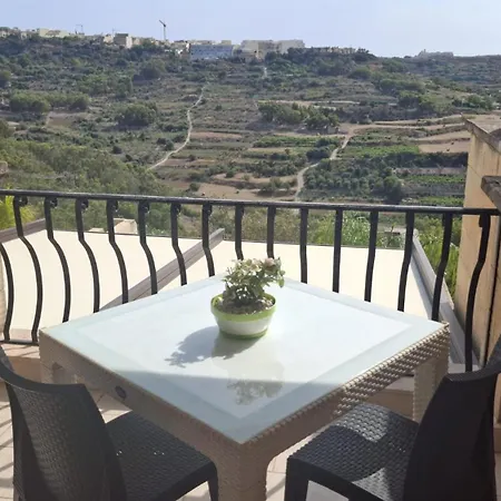 Aurelia Gozo Boutique Couette-café